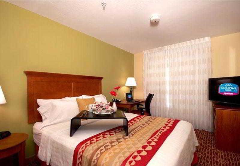 Towneplace Suites By Marriott Springfield Room photo